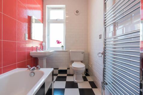 17 York Road - bathroom