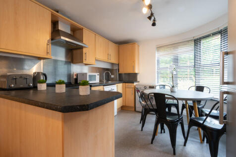 Hope Court Flat 8 kitchen 1