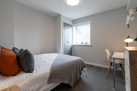 1FSF11 - Bedroom