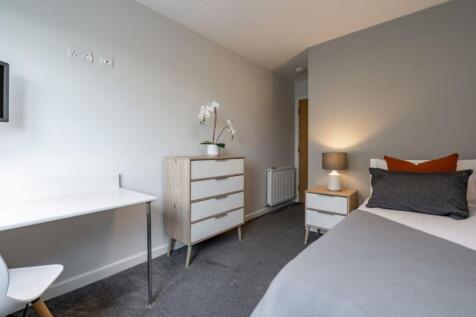 1FSF11 - Bedroom