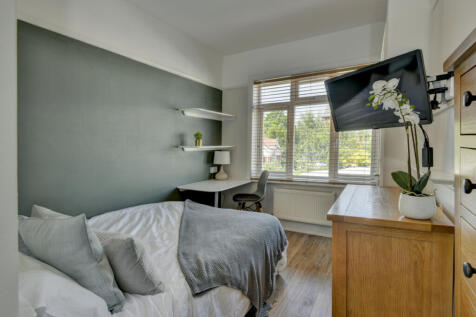 8WE Bedroom