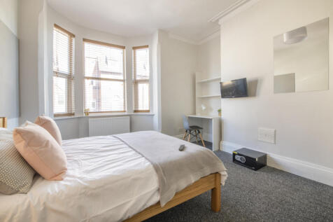 11 Arthur, Bedroom 6