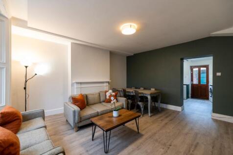 2GT - Living Area