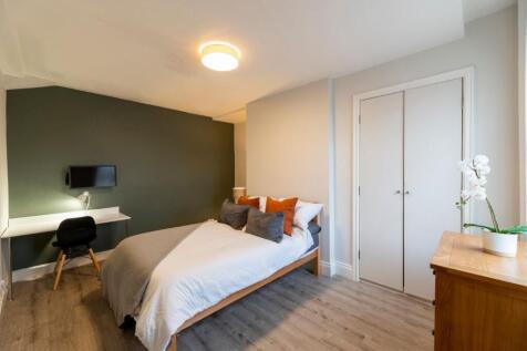 2GT - Bedroom