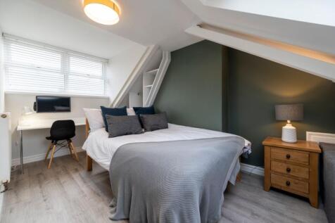 2GT - Bedroom