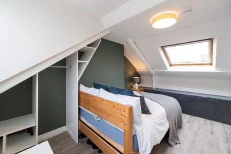 2GT - Bedroom