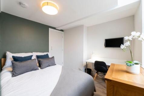 2GT - Bedroom