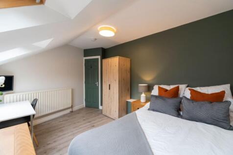 2GT - Bedroom