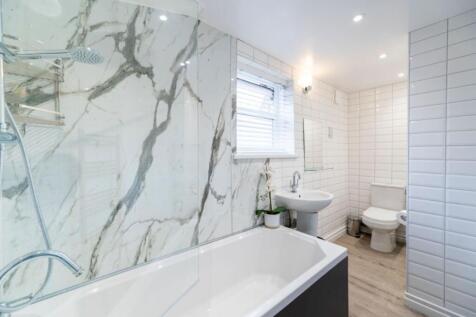 2GT - Bathroom