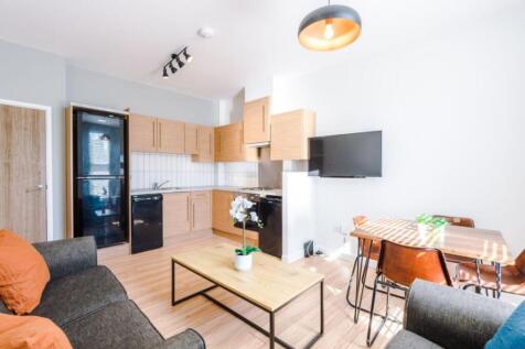 SHF4 - Living Area / Kitchen