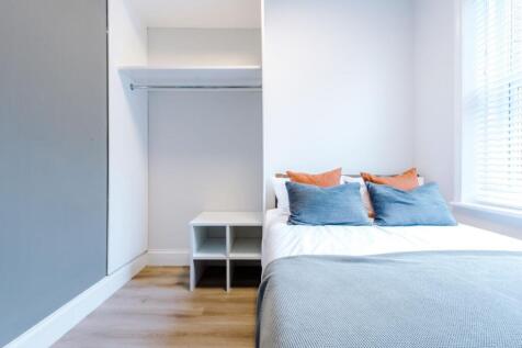198SR - Bedroom