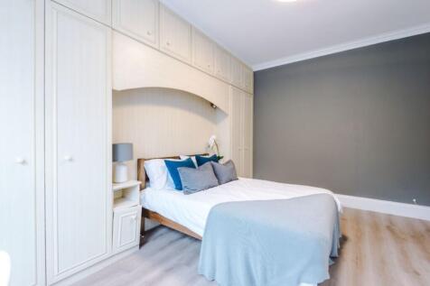 198SR - Bedroom