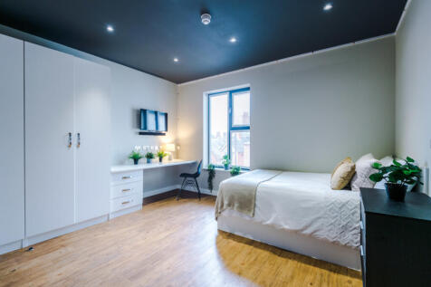 Flat 11, UNW, 5