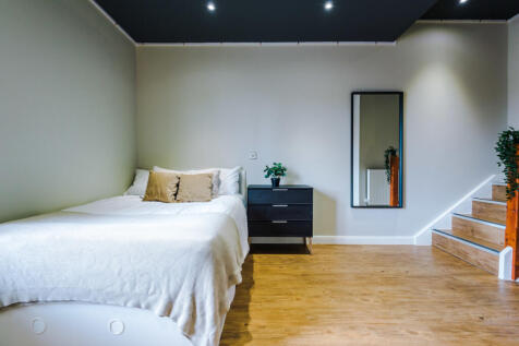Flat 11, UNW, 2