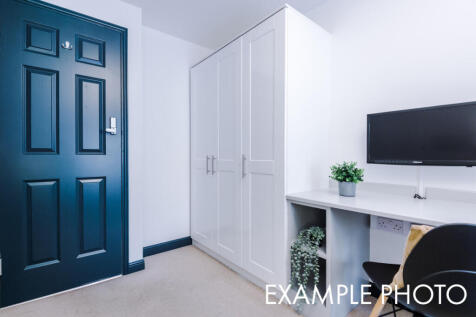 Flat 15, Shoe and Boot, Example 8