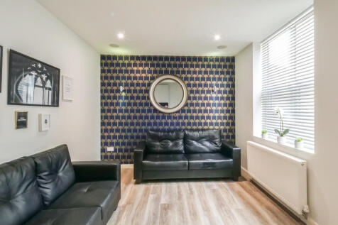 82 Ashford Street, living room 1