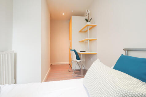 82 Ashford Street, bedroom 8