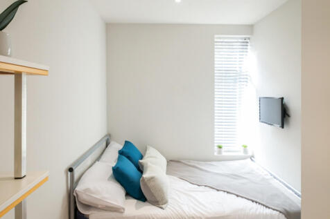82 Ashford Street, bedroom 9