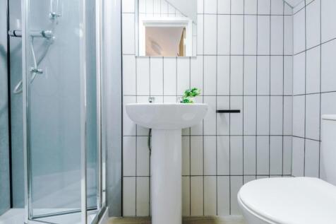 SHF10 - Bathroom