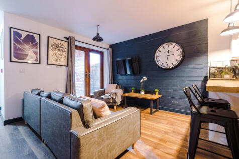 Flat 30, Shoe and Boot, Living Room 4