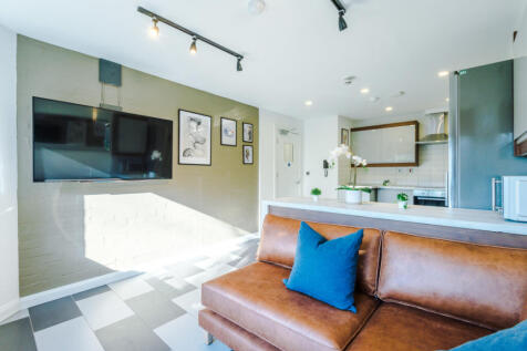 Jesmond View, Block B, Flat 8 , Living area 3