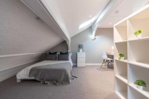 Flat E Portland Road