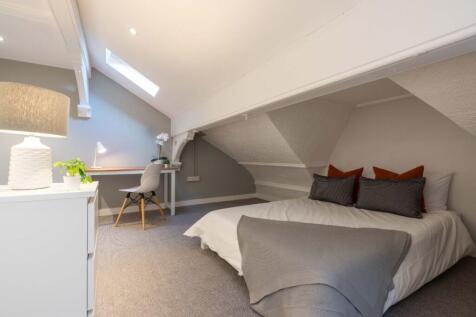 Flat E Portland Road