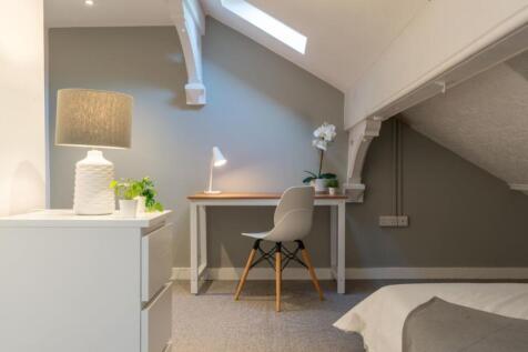 Flat E Portland Road