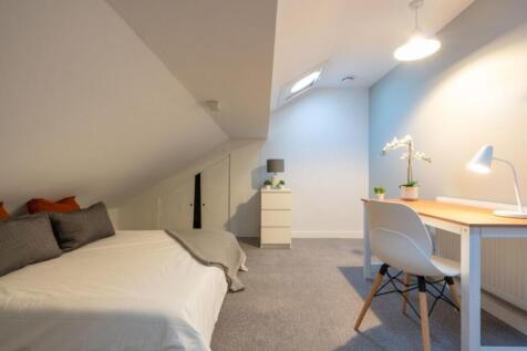 Flat E Portland Road