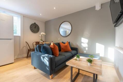 Flat E Portland Road