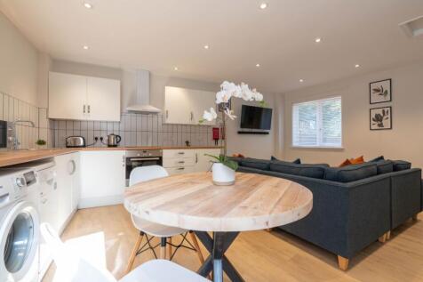 Flat C Portland Road