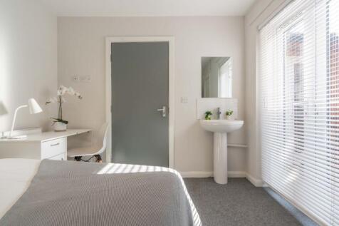 Flat C Portland Road