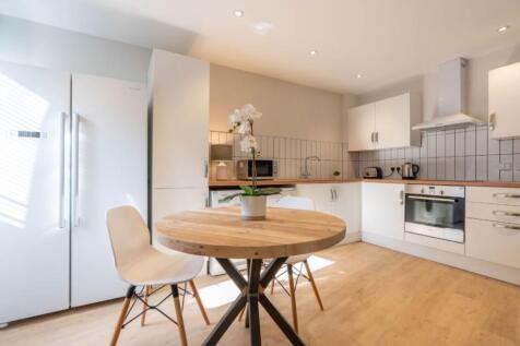 Flat C Portland Road