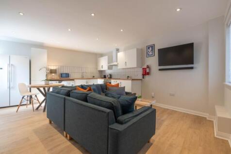 Flat C Portland Road