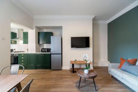 27BR - Living Area / Kitchen