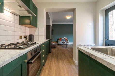 27BR - Living Area / Kitchen