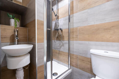 Jesmond View Block B Flat 6 bathroom 1