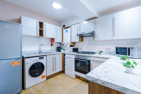 Flat 5 Shiners Yard Kitchen 1