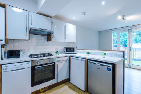 Flat 5 Shiners Yard Kitchen 3