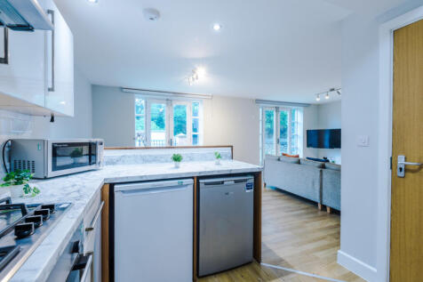 Flat 5 Shiners Yard Kitchen 4