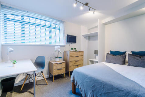 Flat 5 Shiners Yard Bedroom 1