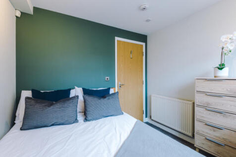 Flat 5 Shiners Yard Bedroom 23