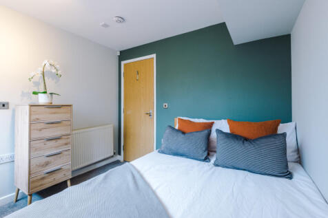 Flat 5 Shiners Yard Bedroom 27