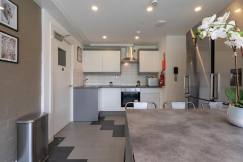 Jesmond View Block B Flat 5 living room 3