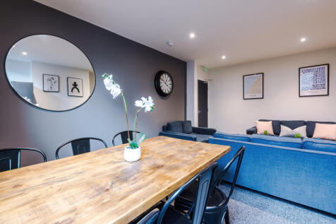 9 Manor Drive, Living Room 4