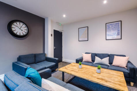 9 Manor Drive, Living Room 5