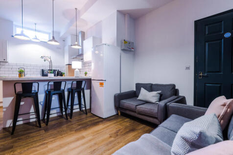 Flat 5, Shoe and Boot, Living Room 2