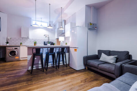 Flat 5, Shoe and Boot, Living Room 3