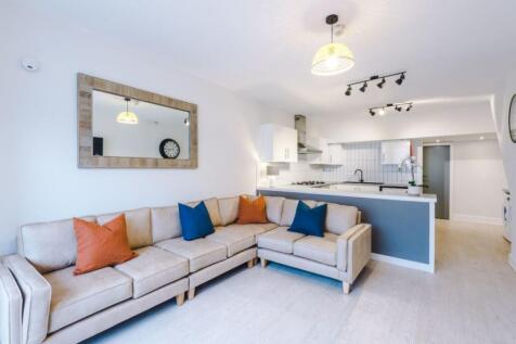 24BR - Living Room /Kitchen