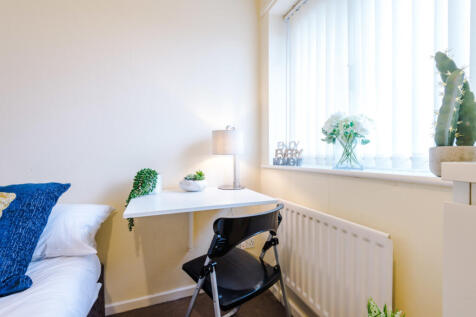 56 Charles House Bedroom 3